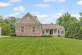 369 Eldridge Rd, Aurora, OH 44202