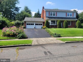 4952 Madison Dr, Brookhaven, PA 19015