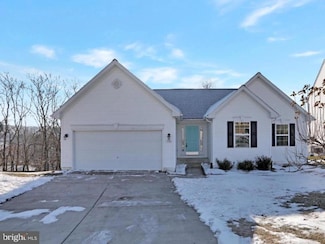 394 Brandenburg Dr, Falling Waters, WV 25419