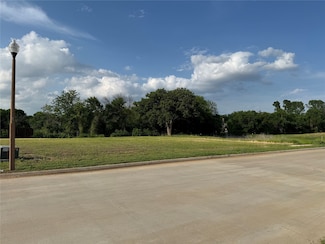500 Saratoga Dr, Denton, TX 76210