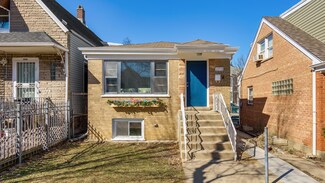 2918 N Spaulding Ave, Chicago, IL 60618