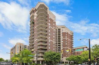 901 N Monroe St Unit 409, Arlington, VA 22201