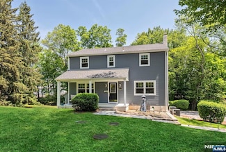 271 Cedar Hill Ave, Wyckoff, NJ 07481