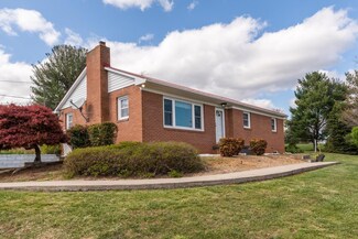 15 Docs Haven Ln, Staunton, VA 24401