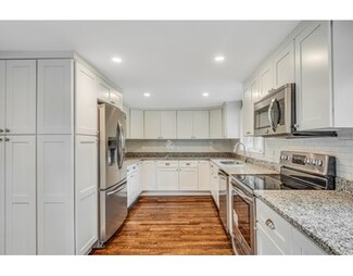 53 Cedarwood Rd, Scituate, MA 02066