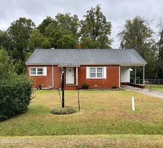 72 Hamilton Dr, Clinton, NC 28328