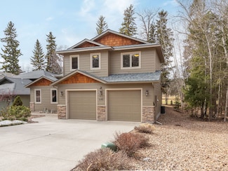 648 Saint Andrews Dr, Columbia Falls, MT 59912
