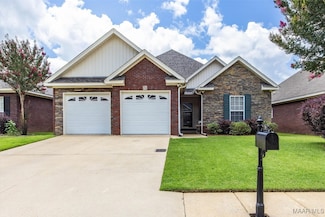 76 Brittany Dr N, Elmore, AL 36025