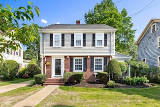 109 Howard St, Melrose, MA 02176