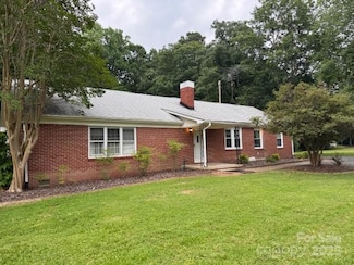180 Tower Rd, Troy, NC 27371