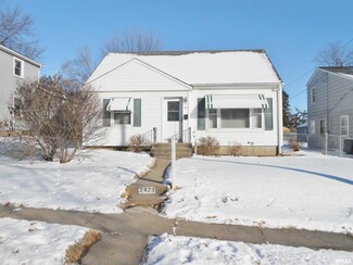 2423 N Myrtle St, Davenport, IA 52804