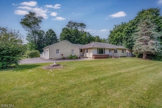260 Munsonhurst Rd, Franklin, NJ 07416