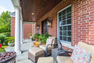 216 Claremont Dr, Naperville, IL 60540