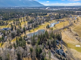 728 Seminole Ln, Columbia Falls, MT 59912