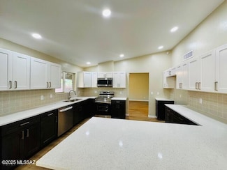 5268 E 17th St, Tucson, AZ 85711