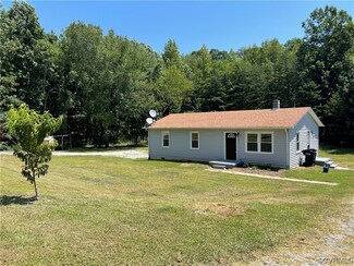 211 Agee Ln, Cumberland, VA 23040