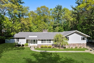 9 Durham Dr, Lynnfield, MA 01940