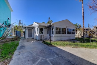 15506 1st St E, Redington Beach, FL 33708