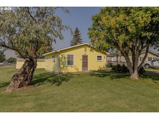 415 N Wayne St, Stanfield, OR 97875