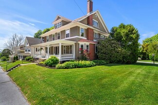 30 Mansur St, Lowell, MA 01852