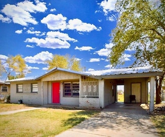 2712 E 9th St, Lubbock, TX 79403