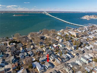60 Third St, Newport, RI 02840