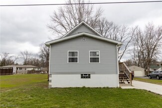 1313 Deforest Rd SE, Warren, OH 44484