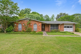 6725 Spring Valley Dr, Elmore, AL 36025