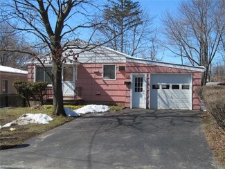 515 Hanover Ave, Liverpool, NY 13088