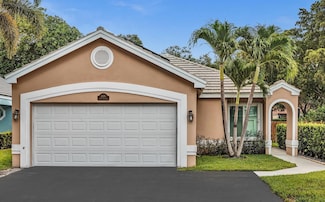 2970 Myrtle Oak Cir, Davie, FL 33328