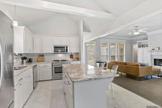 10534 Oak Bend Dr, Baton Rouge, LA 70809