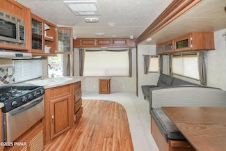 313 Chickasaw Ln, Shohola, PA 18458