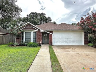 231 Spur Dr, Victoria, TX 77904
