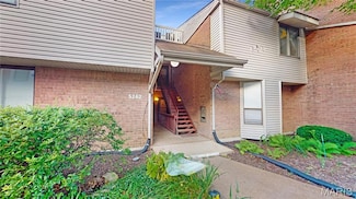 5262 Cedarstone Ct Unit D, Saint Louis, MO 63129