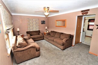 900 15th St SW, Cedar Rapids, IA 52404