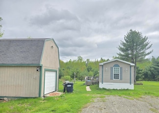 71 Penney Ln, Bradley, ME 04411