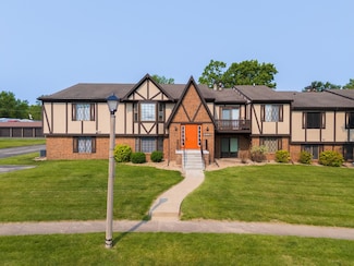 2003 Tracy Dr Unit 1, Bloomington, IL 61704