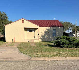 600 Vernon St, Plainview, TX 79072