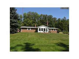7038 Middle Run Rd NW, Dover, OH 44622