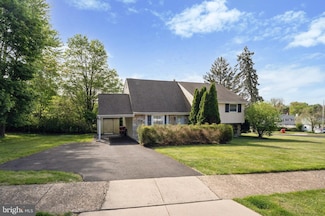 1313 Cloverly Rd, Warminster, PA 18974