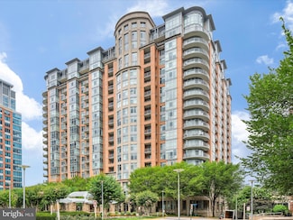 8220 Crestwood Heights Dr Unit 1619, McLean, VA 22102