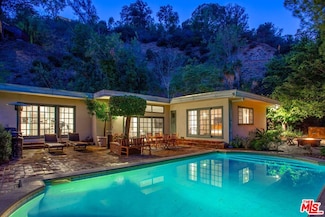 10216 Cielo Dr, Beverly Hills, CA 90210