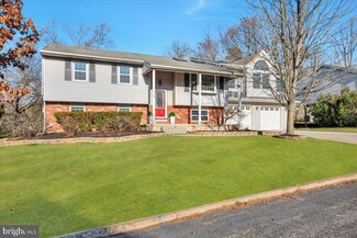 36 Prospect Ave, Sicklerville, NJ 08081