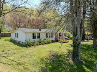 51 Kenneth Cooper Rd, Whittier, NC 28789