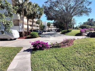 501 Forest Lakes Blvd Unit 1, Naples, FL 34105