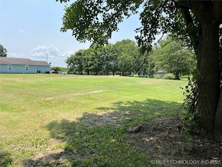 370 N Downing Ave, Dewey, OK 74029