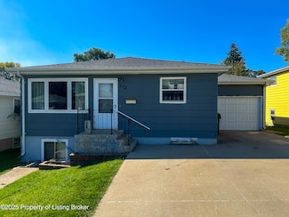 512 N 19th St, Bismarck, ND 58501