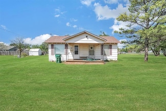 705 E Cleveland St, Mangum, OK 73554