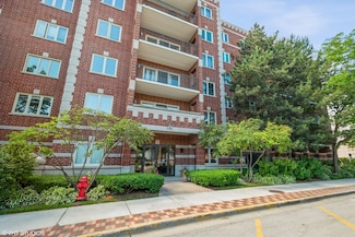 5005 Warren St Unit 308, Skokie, IL 60077