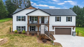 2205 Olde Creek Rd, Hudson, NC 28638